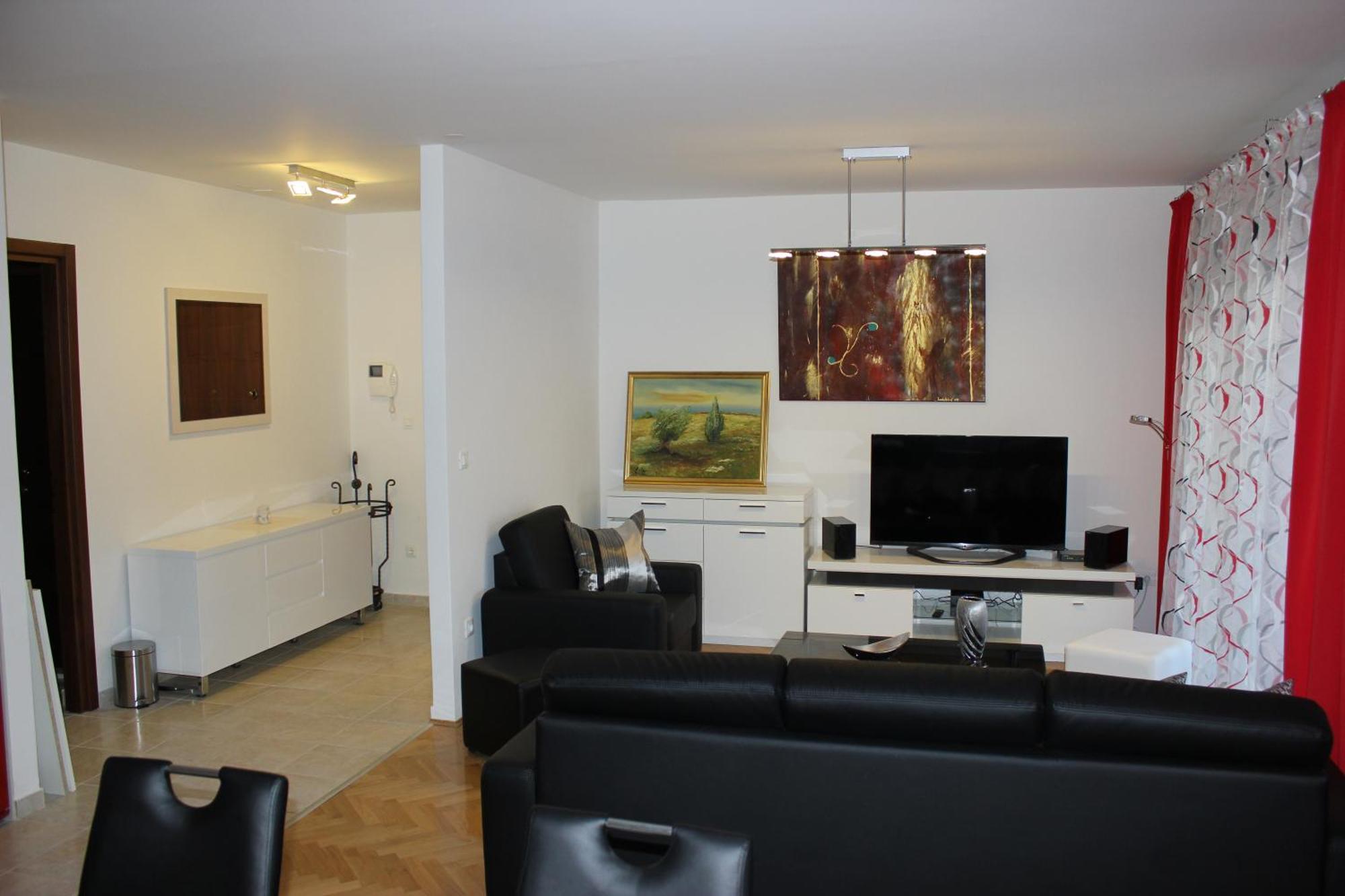 Deluxe Apartment Manuela With Balcony Top Center Split Exterior photo